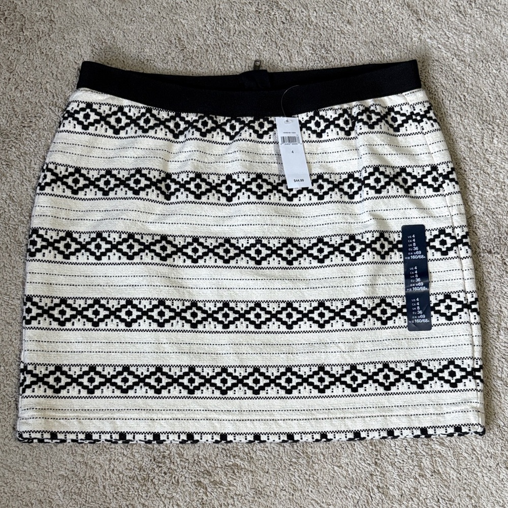 GAP Black and Cream Patterned Mini Skirt